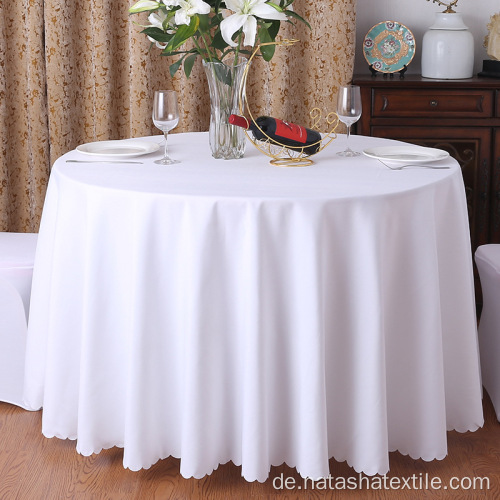 Restaurant Hotel Bankett runder Tisch runde weiße Tischdecke